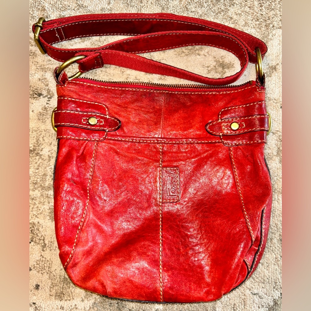 Fossil women’s red leather cross body bag with adjustable strap